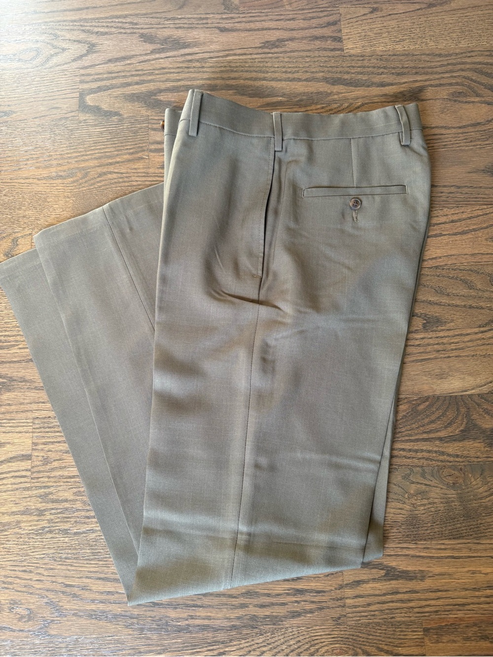 NWT Haggar Men's Straight Classic fit Dress Pants in khaki size 29 x 32